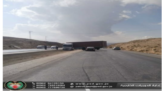 حادث تريلا “مُسبّعة” على طريق المفرق الزرقاء تسبب باعاقة حركة السير