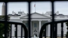 هجوم قرب البيت الأبيض يُصيب عسكريين… وإغلاق المقر الرئاسي