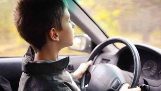 السير: ضبط حدث بعمر 15 عامًا يقود مركبة في عمّان