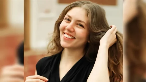 عاهة مستديمة .. فنانة مصرية تواجه صلعاً جزئياً بسبب جلسة تجميل خاطئة .. صورة