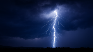 “الأرصاد”: هطولات غزيرة ورعدية شمالي العقبة ووادي عربة وتحذيرات من السيول