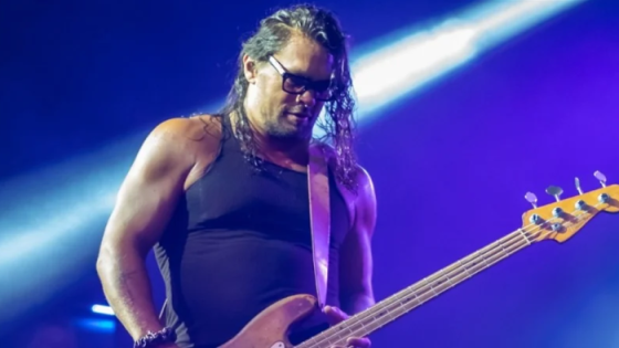 في دبي .. جيسون موموا يقدّم أولى عروضه الموسيقية الحيّة