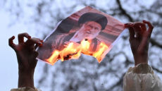 ترمب يقول إنه والجيش الأميركي يدرسان “خيارات قوية” بشأن إيران