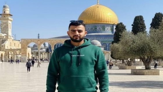 فلسطيني يفقد السمع في أذنه نتيجة اعتداء الاحتلال داخل سجن عوفر