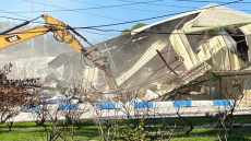 جرافات الاحتلال تهدم منشآت داخل مقر “الأونروا” في حي الشيخ جراح بالقدس ..