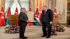 الملك والرئيس التركي يعقدان مباحثات بقصر دولمة بهجة في اسطنبول