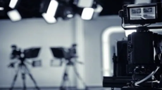 سيُعرض في شهر رمضان .. فنان شهير يتعرّض للإصابة خلال أدائه أحد المشاهد