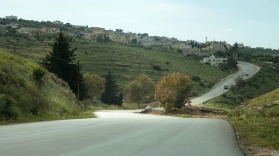طقس بارد نسبيا وغيوم وانخفاض على الحرارة الخميس
