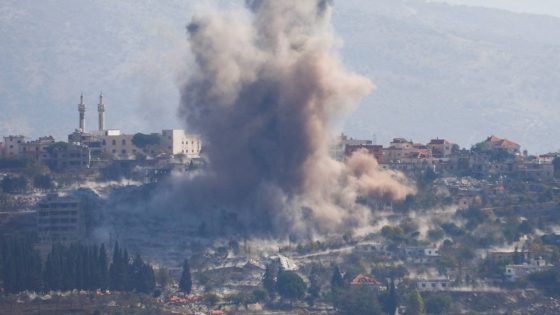 غارات “إسرائيلية” تستهدف بلدتين في جنوب لبنان