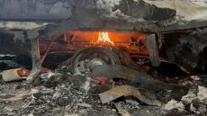 مستوطنون يحرقون منازل ومركبات فلسطينيين بالخليل