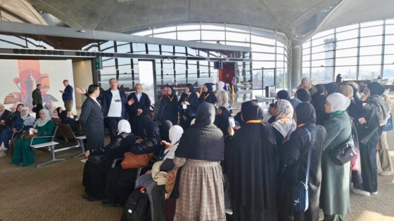 انطلاق أولى الرحلات ضمن بعثة الملكة رانيا العبدالله لأداء مناسك العمرة