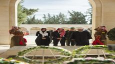 نائب الملك يزور ضريح المغفور له الملك الحسين بن طلال