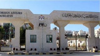 الخارجية تدعو الأردنيين الراغبين بالعودة من الخليج التواصل مع البعثات القنصلية