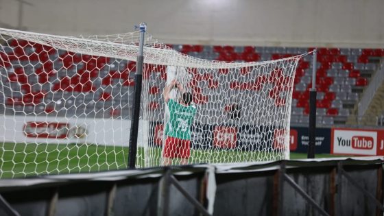 رئيس نادي الحسين ينشر صوراً من مباراة الوحدات ويعلق: هذا تآمر واضح وفاضح