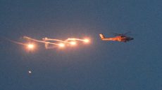 “إسرائيل” تقصف مناطق في جنوب لبنان رغم دخول وقف إطلاق النار حيز التنفيذ