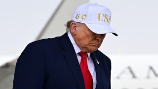 الرئيس الأمريكي يحدد الساعة والدقيقة “لتفجير كل شيء” في إيران