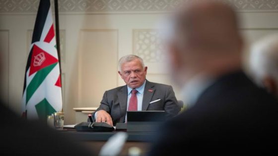 الملك في الزرقاء الإثنين