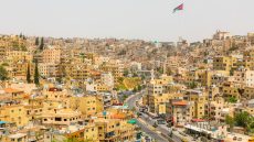 أجواء مغبرة وتحذيرات من تدني الرؤية الأفقية