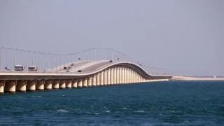 السعودية تعلن إغلاق جسر الملك فهد مع البحرين ‘احترازيا’