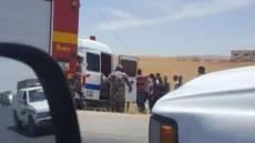 الدوريات الخارجية: وفاتان و7 إصابات بحادث تصادم بين مركبتين على الطريق الصحراوي