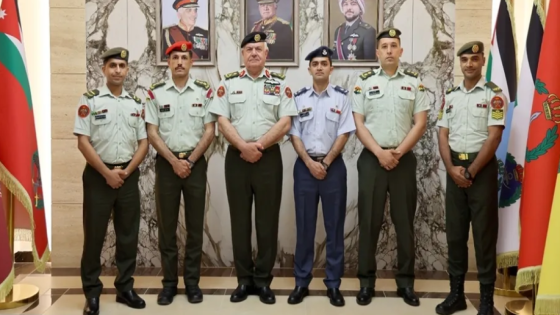 الحنيطي يكرم عدداً من الضباط وضباط الصف بهدايا ملكية