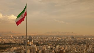 إيران تنفي وقوع أضرار جراء اعتراض طائرات مسيرة قرب جزيرة قشم