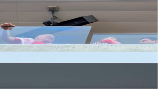 الملك وولي العهد يؤازران النشامى من أرض الملعب