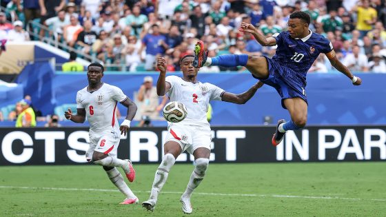 MIAMI GARDENS, FLORIDA - JULY 18: Kylian Mbappe #10 of France controls the ball against Ezri Konsa #2 of England during the FIFA World Cup 2026 Bronze Final between France and England at Miami Stadium on July 18, 2026 in Miami Gardens, Florida. Buda Mendes/Getty Images/AFP (Photo by Buda Mendes / GETTY IMAGES NORTH AMERICA / AFP)