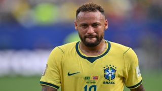 الدموع مجددا… نيمار يعلن انتهاء مسيرته مع البرازيل