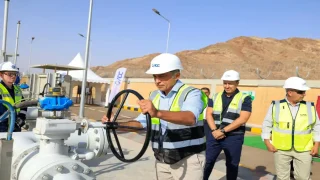 رئيس الوزراء يفتتح محطَّة للغاز الطبيعي في مدينة القويرة الصناعيَّة في العقبة