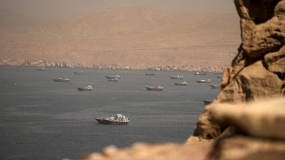تراجع الملاحة في مضيق هرمز وسط تصريحات متضاربة من واشنطن وطهران