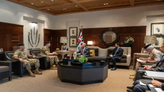 الملك يستقبل قائد الجيش اللبناني العماد رودولف هيكل